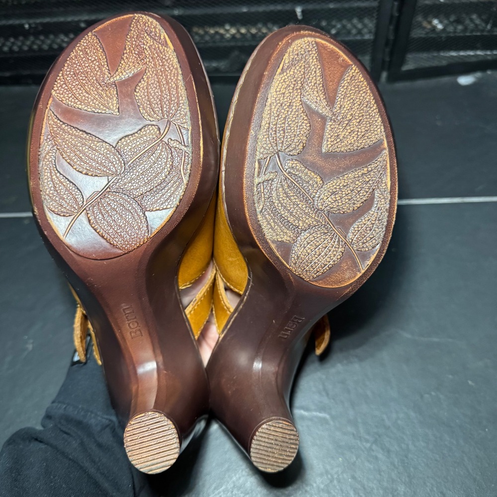 Born Womens Tan Leather Clogs Buckle Strap Platform Block Heel Mules 9 40.5 - Picture 8 of 10